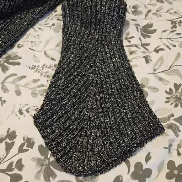 Endless Rose Cold Shoulder black sweater shoulder cut out flare sleeve witchcore - Picture 8 of 10